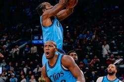 lol季中赛-快船击败马刺，四巨头合砍70分取胜