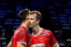 lol全球总决赛-包含丹麦羽毛球队鏖战韩国羽毛球队，安赛龙高光表现的词条