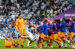 lol官网-包含荷兰翻盘法国，迪马利亚统治全场的词条