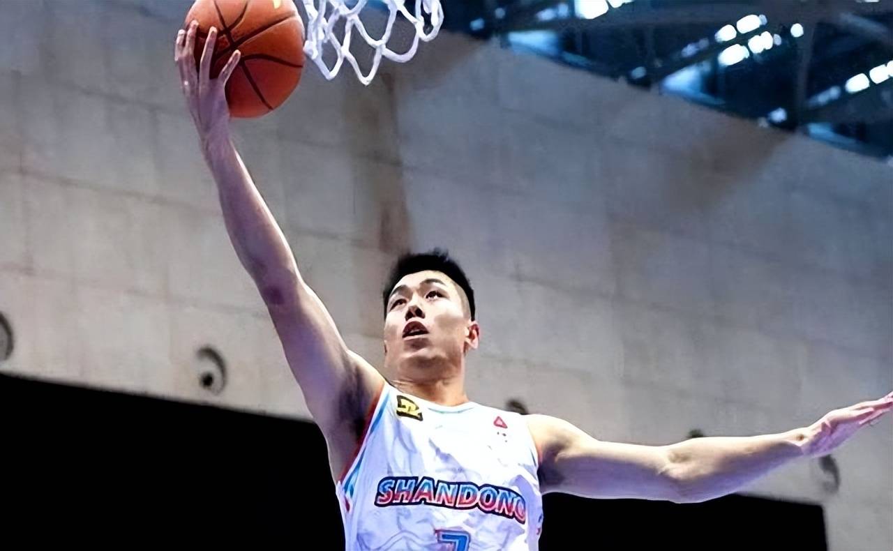 风波过后球员表现稳定,带领球队取胜 风波过后球员表现稳定,带领球队取胜